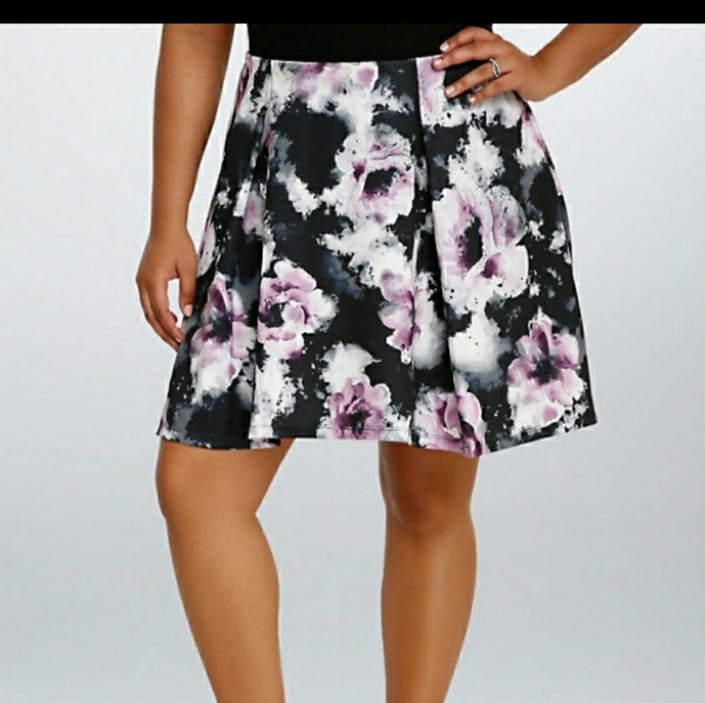 Torrid watercolor floral scuba mini skater skirt